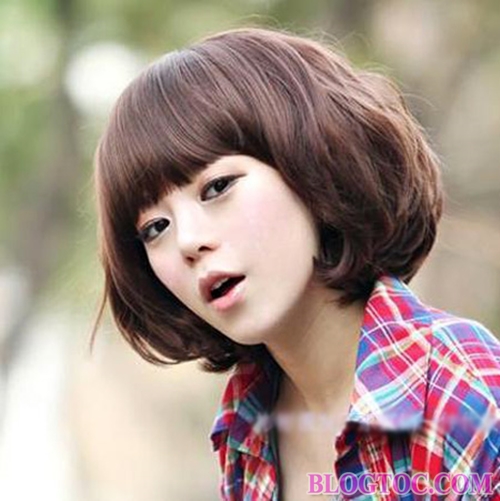 The best short curly hairstyle today gives a girlfriend with feminine tenderness 10