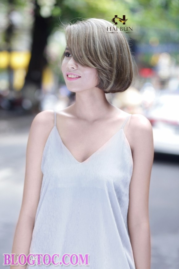 Tieu Thuy Linh's beautiful short hairstyles crazy young people 3