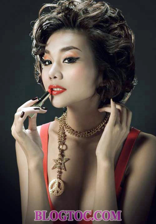 The beautiful short curly hairstyle of Thanh Hang star fascinated him 8
