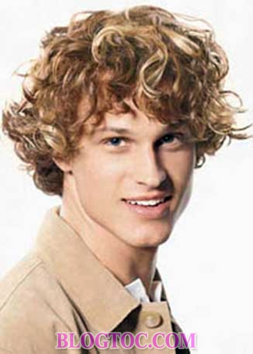 Men 's beautiful curly hairstyles fascinate women 6