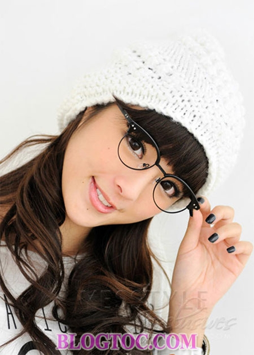 Beautiful hairstyles combined with extremely cute wool hats for young people 3