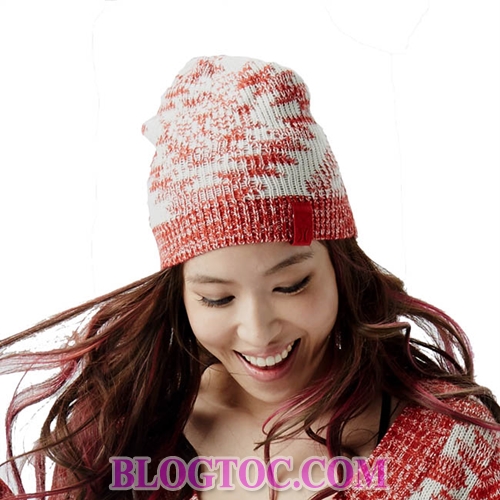 Beautiful hairstyles combined with extremely cute wool hats for young people 11