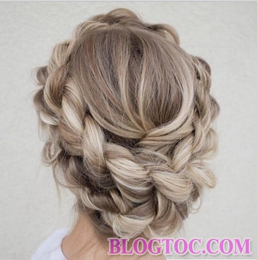 The beautiful luxurious bridal braid hairstyle aristocratic girlfriend should refer to beauty on the wedding day 1
