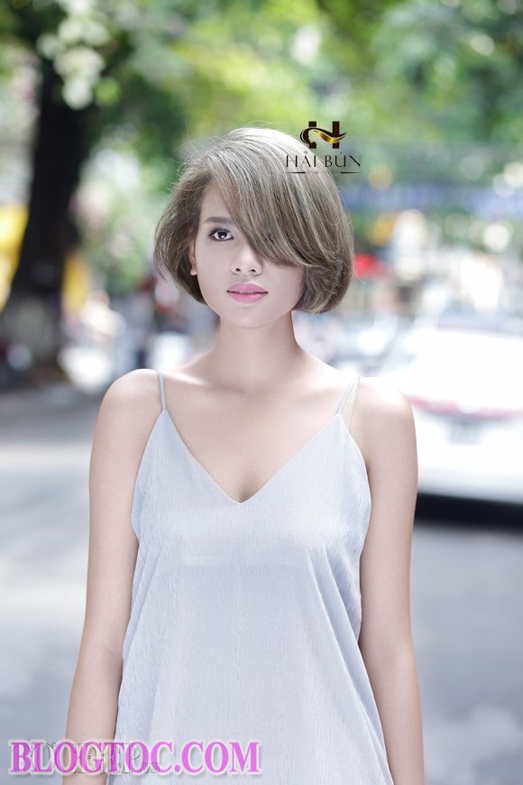 Tieu Thuy Linh's beautiful short hairstyles crazy young people 1